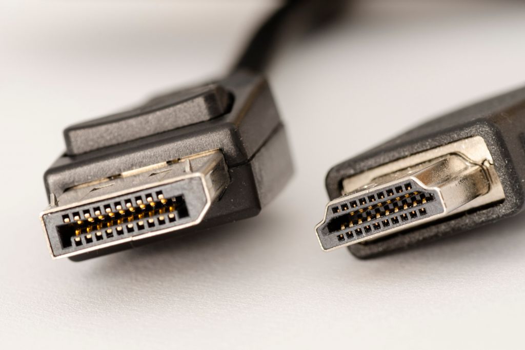 DisplayPort and HDMI connection