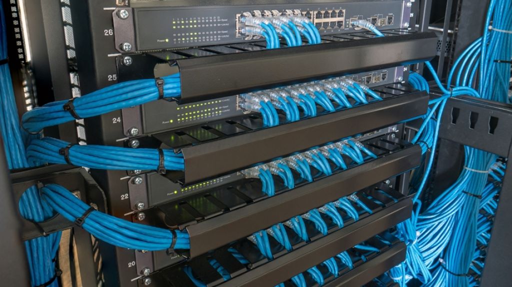 av cable lacer bar